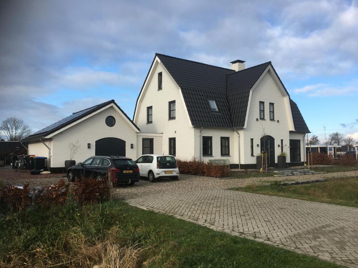 Slaapplaatsen 2-4 Personen Voor Bezoek Dtrh Beuningen  Kültér fotó
